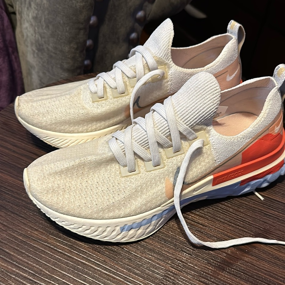 Nike react